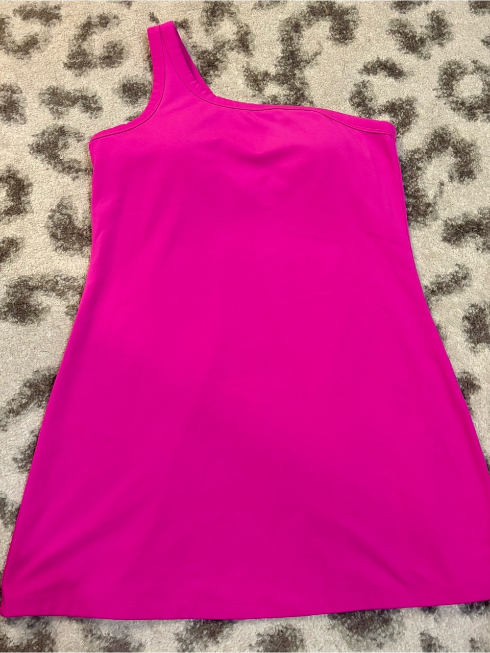 • hot pink dress •